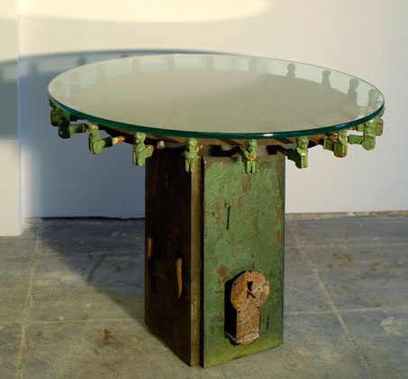 Astrid Roeken - Ein Tisch ist ein Tisch ist ein Tisch